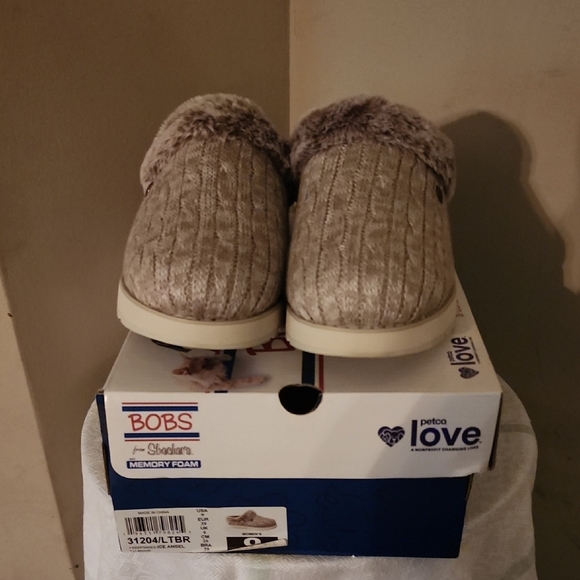 Skechers BOBS Cozy Cream Slippers - Picture 1 of 14